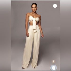 Brand new JLUXE label Buttercream TORY two piece set